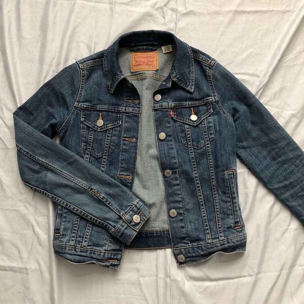 classic xs levi’s denim trucker jean jacket